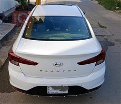هیوندای ئەلەنترا